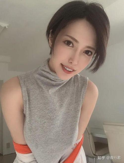 av君岛美绪在线播放,AV界女神的激情演绎，在线播放带你领略极致诱惑