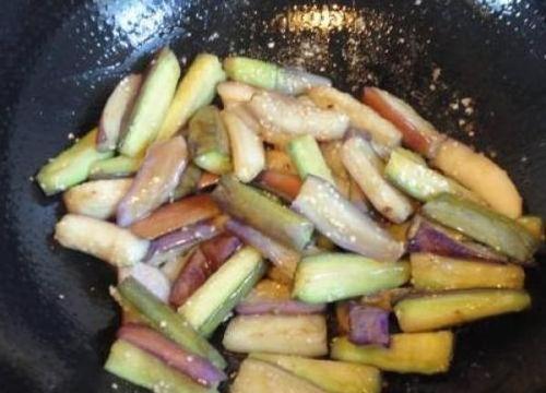 炒茄子的视频,一招掌握炒茄子绝技