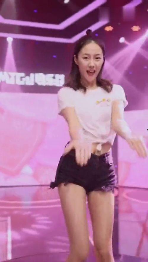 网红玉儿视频,揭秘网红生活背后的真实故事