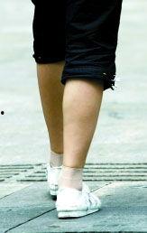 制服丝袜板鞋,制服潮流下的时尚演绎