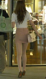 丝袜买鞋街拍,街头时尚新潮流