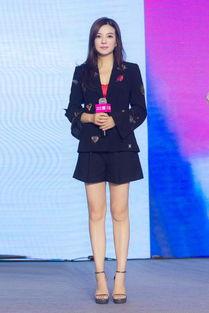 黄玲的丝袜脚,性感诱惑，视觉盛宴